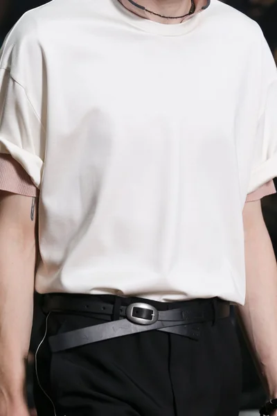 Look 24